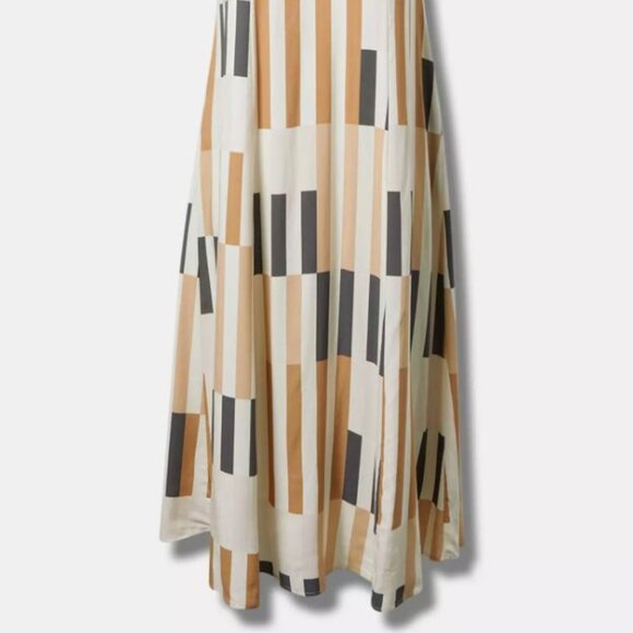 Torrid Challis Twist Back Maxi Dress / Sz 1 - Picture 2 of 8